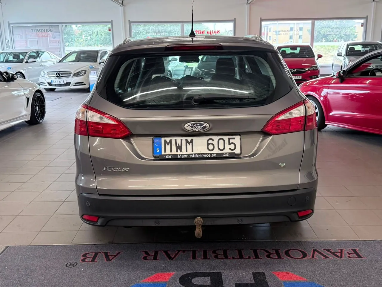 Vehicle image 14