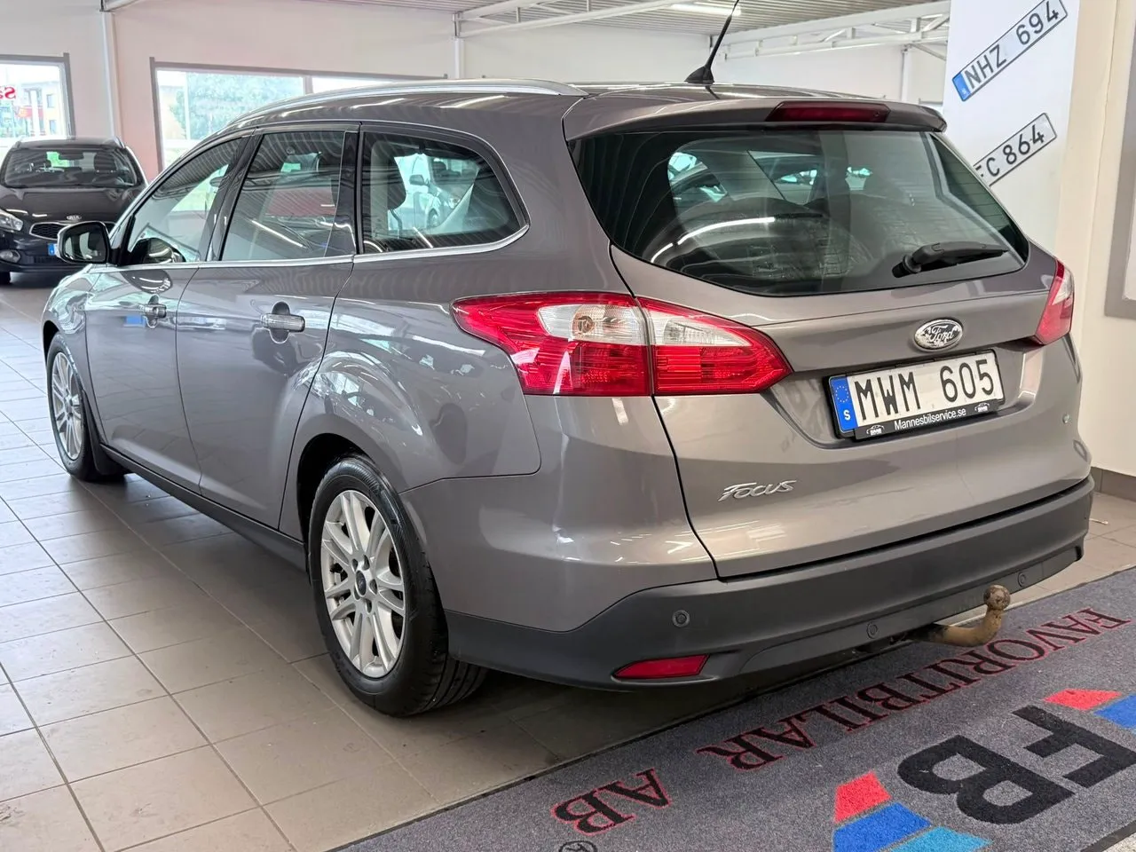 Vehicle image 13