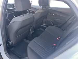 Peugeot e-2008 bild 13