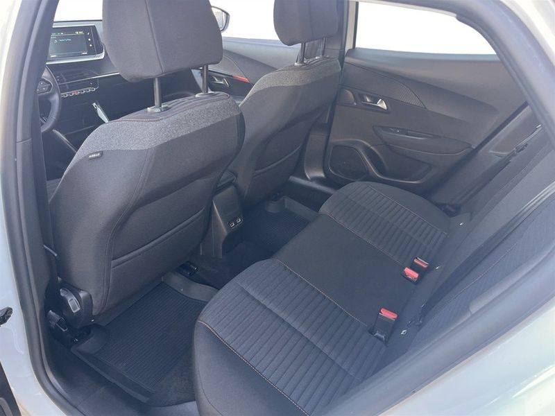 Peugeot e-2008 bild 13