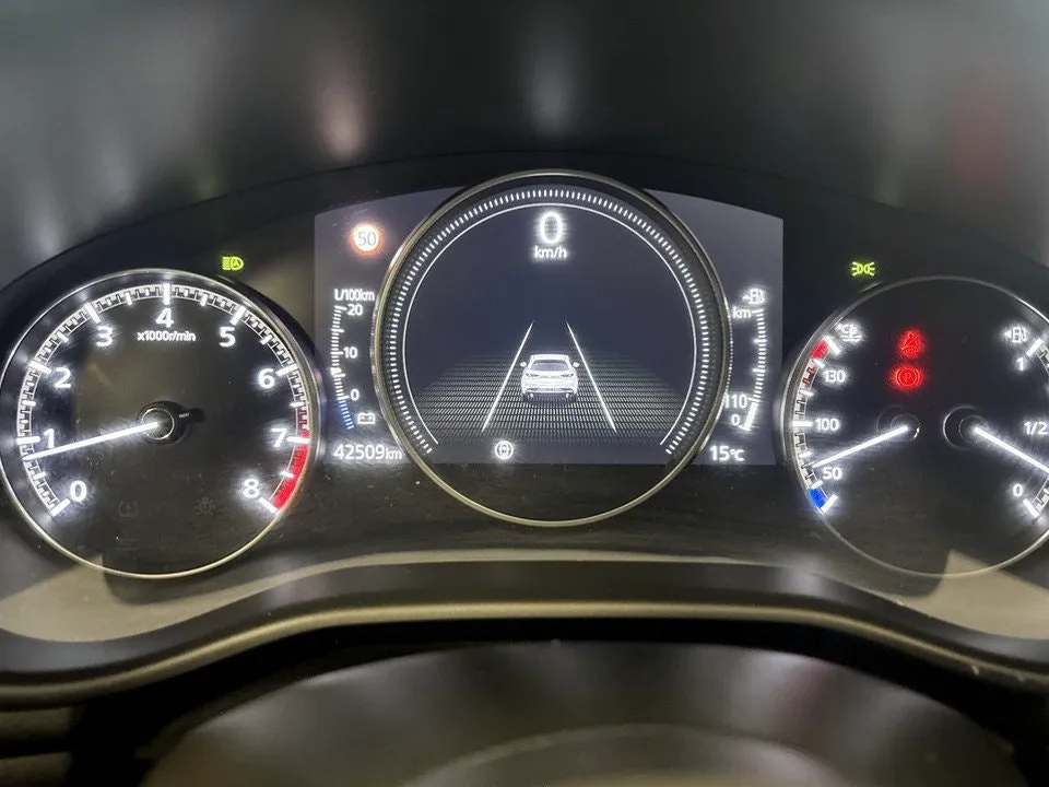 Vehicle image 8