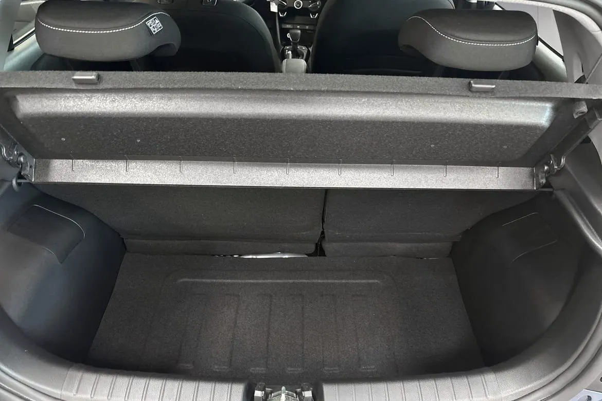 Vehicle image 20