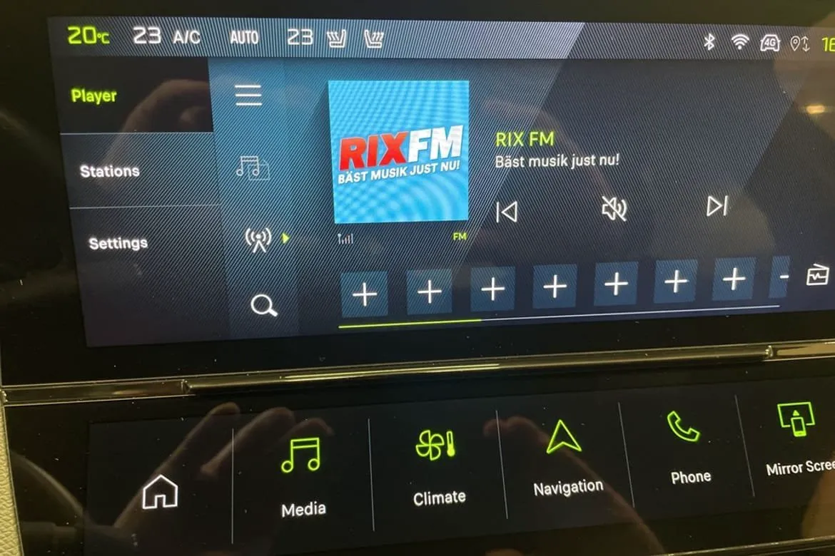 Vehicle image 11