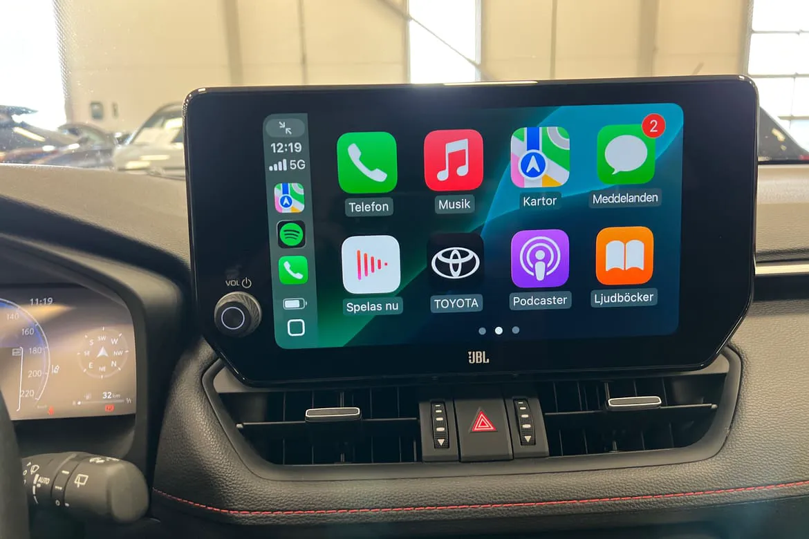 Vehicle image 14