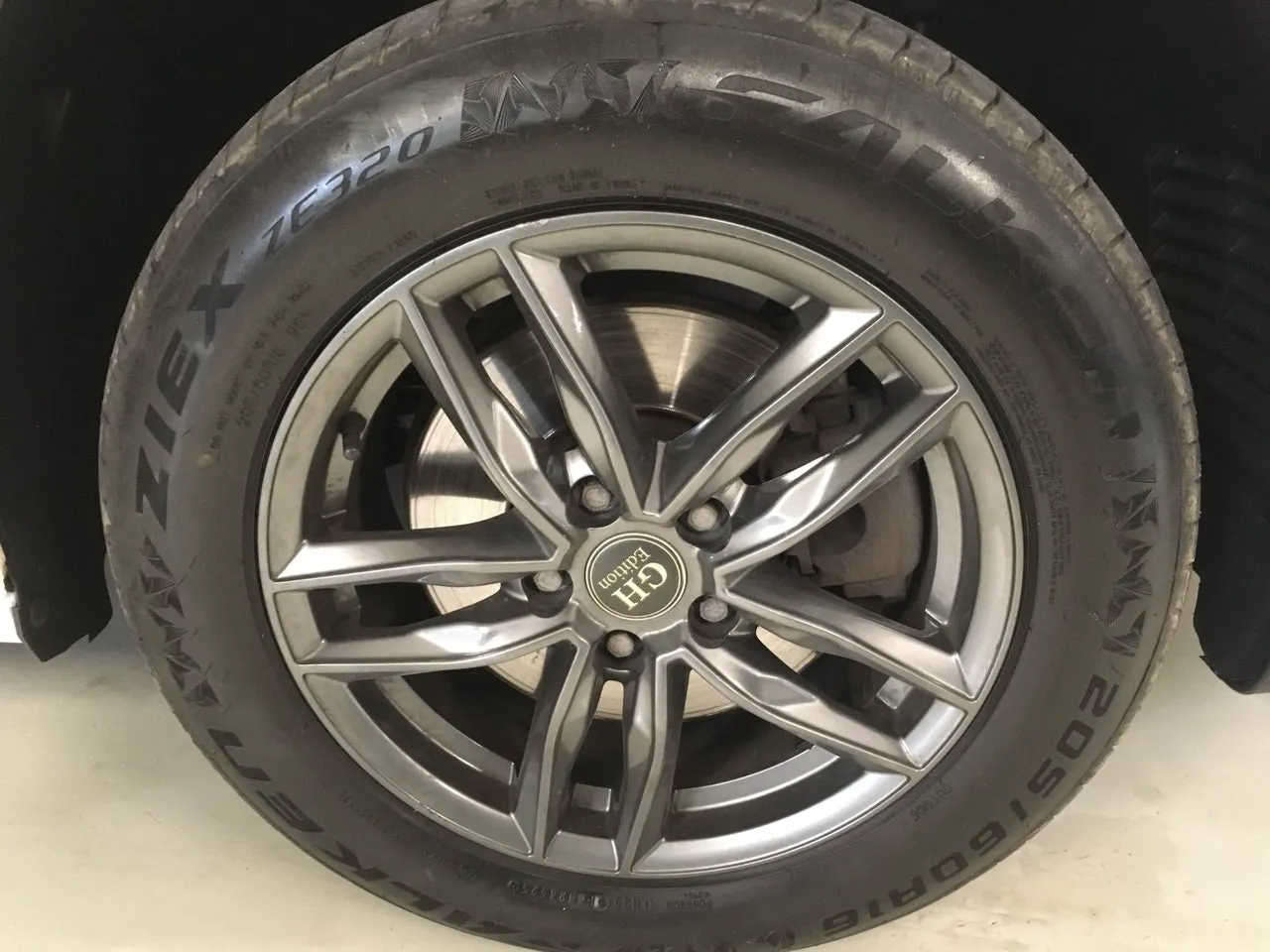 Vehicle image 15