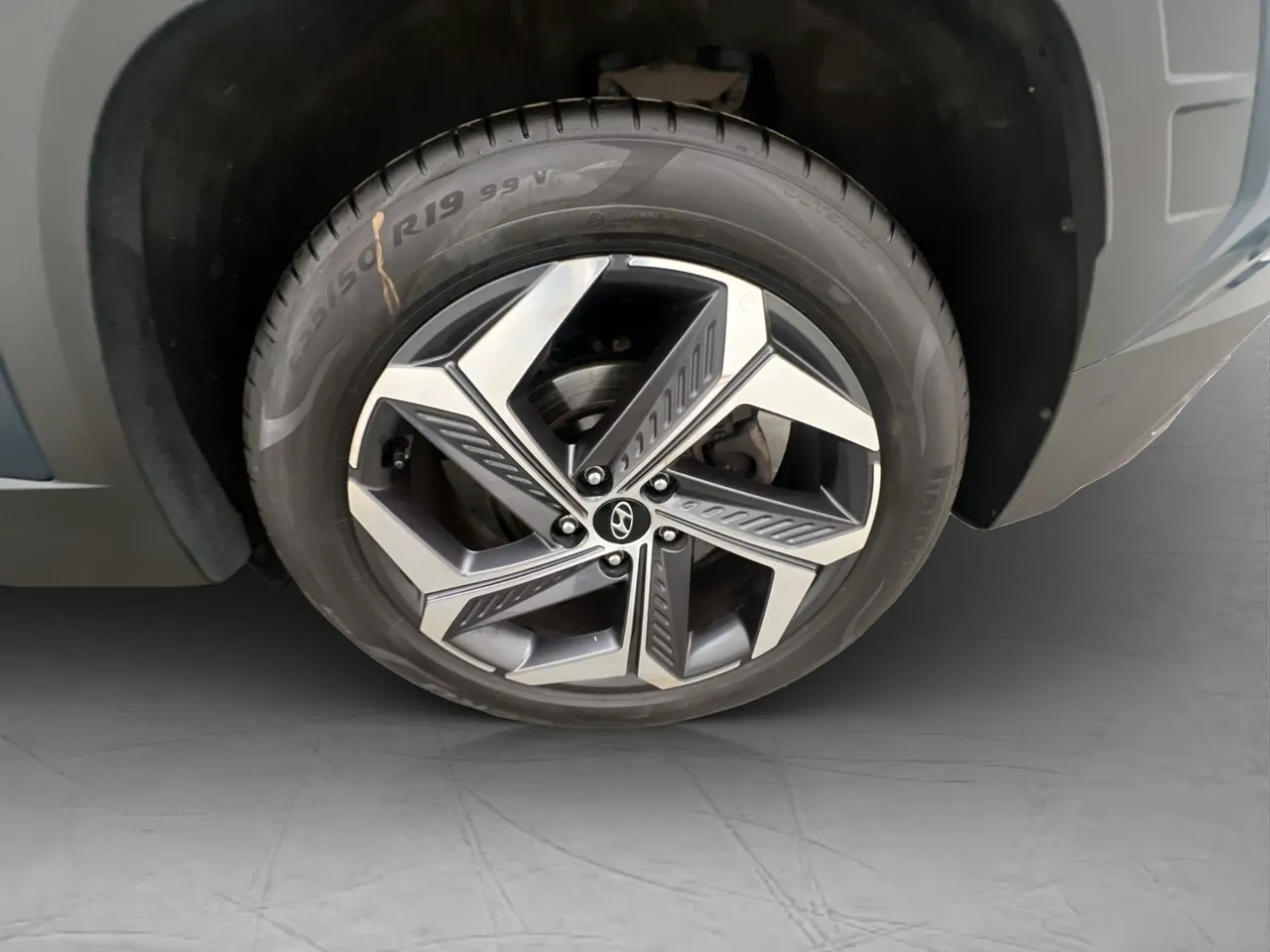 Vehicle image 33