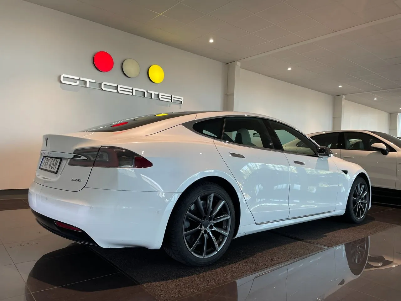Vehicle image 9