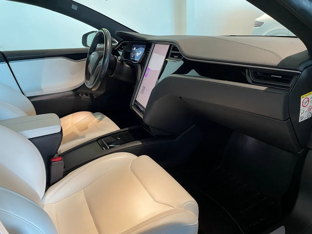 Vehicle image 21