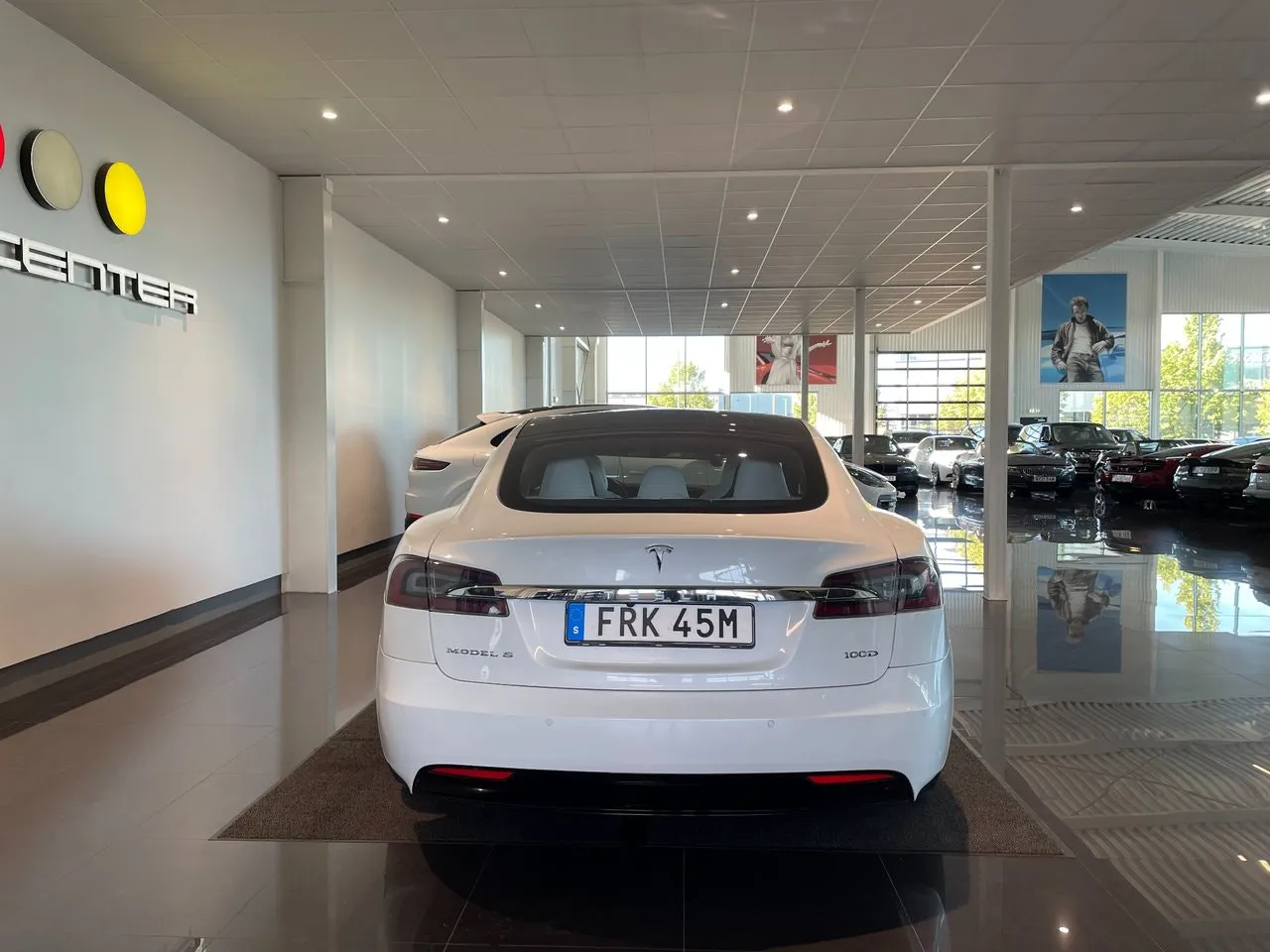 Vehicle image 8
