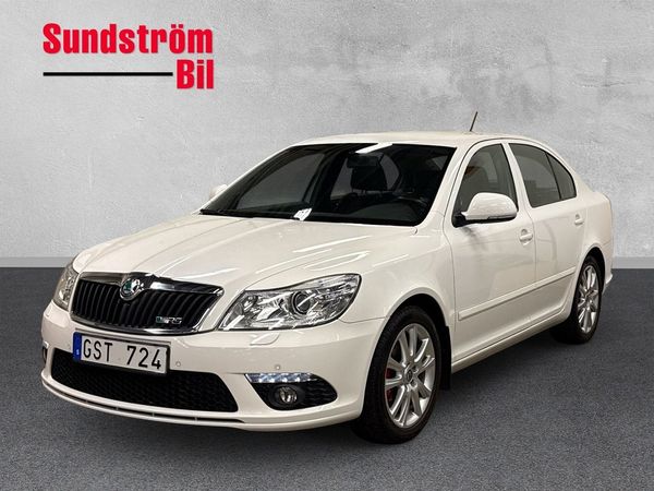 Skoda Octavia 2.0 TSI 200Hk RS Recaro P-sensorer lågmil - 2013