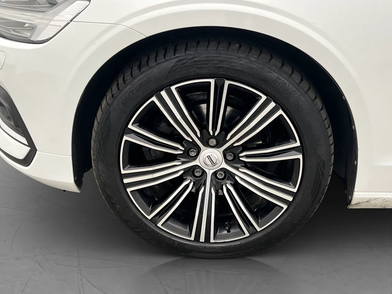 Vehicle image 30