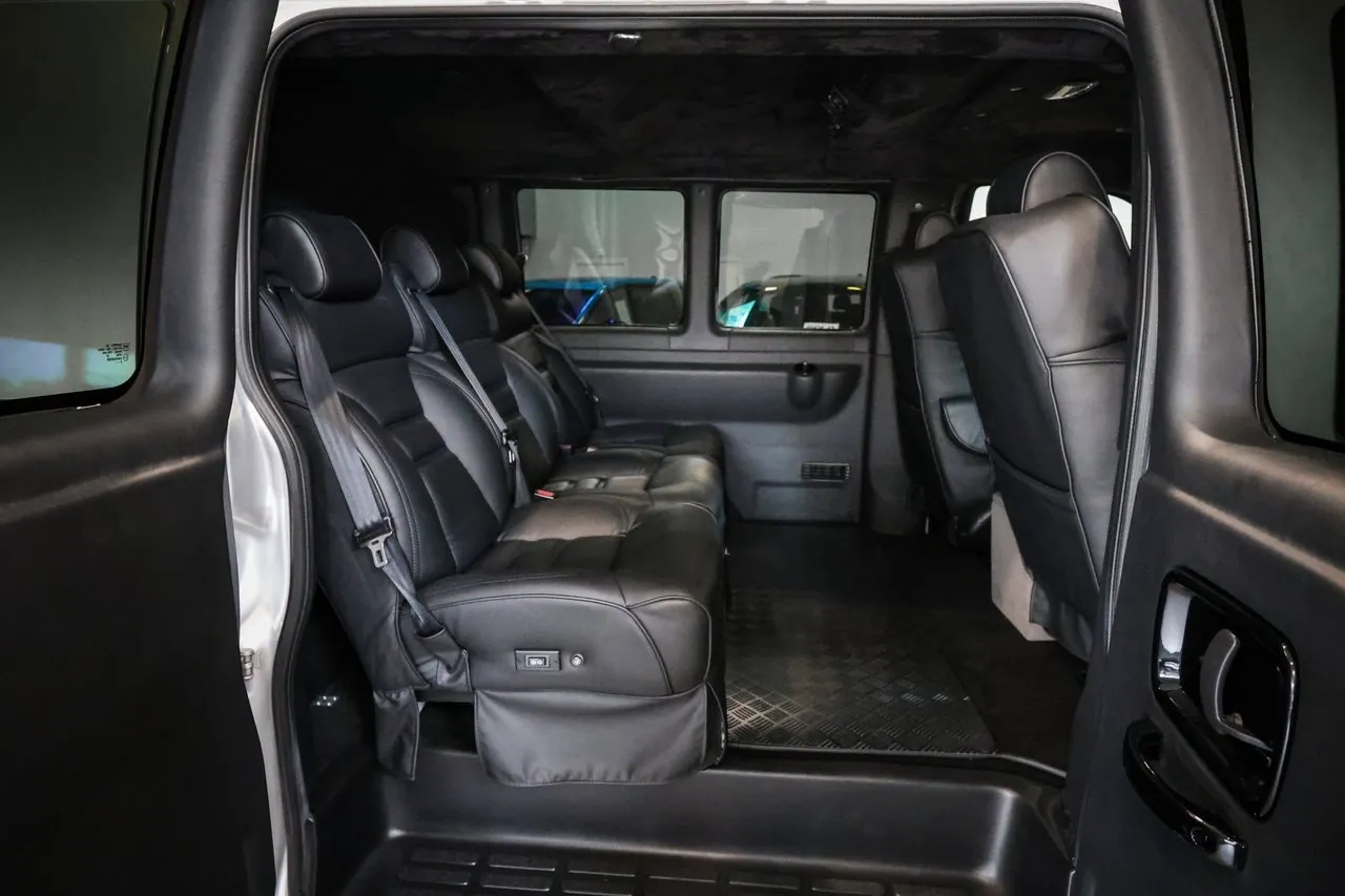 Vehicle image 18