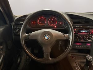 BMW 320 bild 14