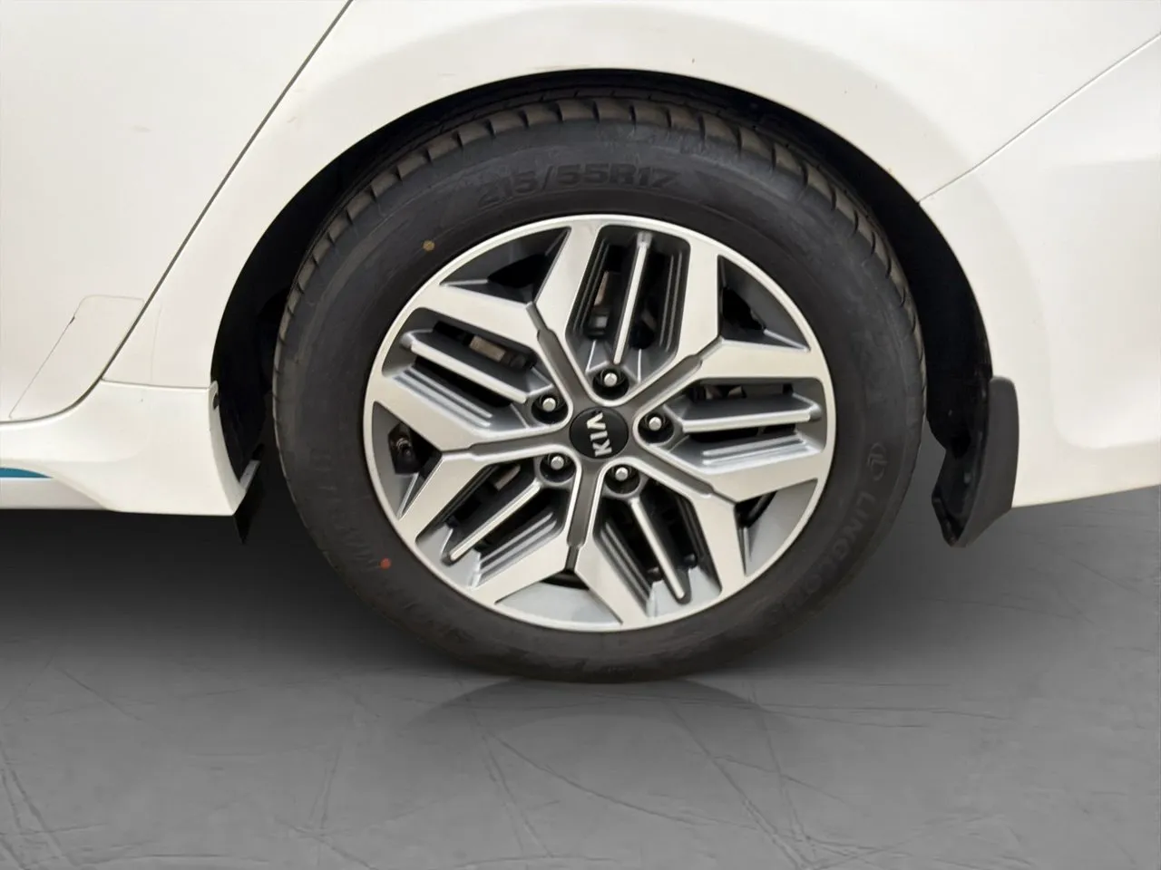 Vehicle image 30