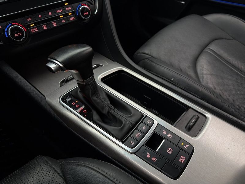 Kia Optima bild 24