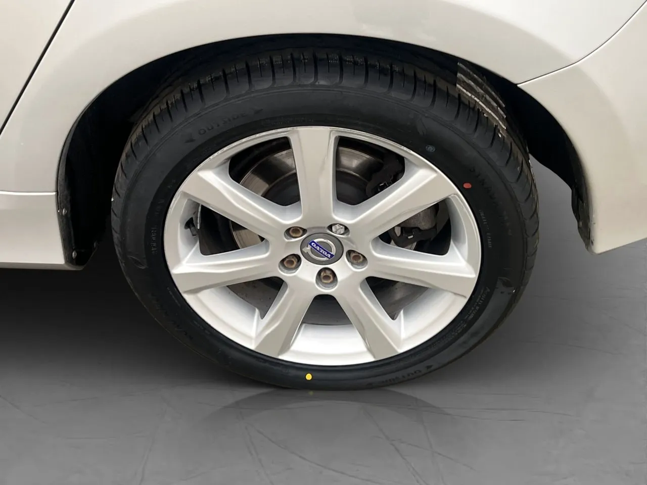 Vehicle image 30