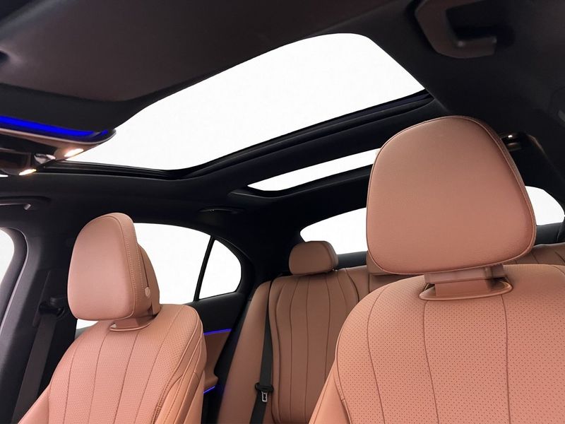 Mercedes E300 bild 12
