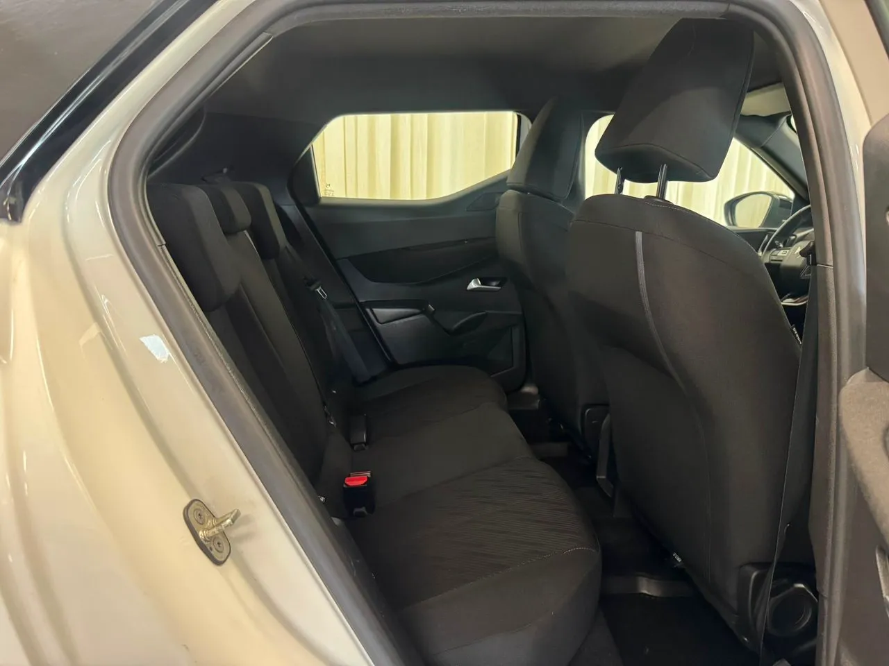 Vehicle image 21