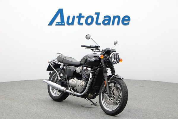Triumph Bonneville T120 Nya däck fram & bak, Nyservad* - 2016