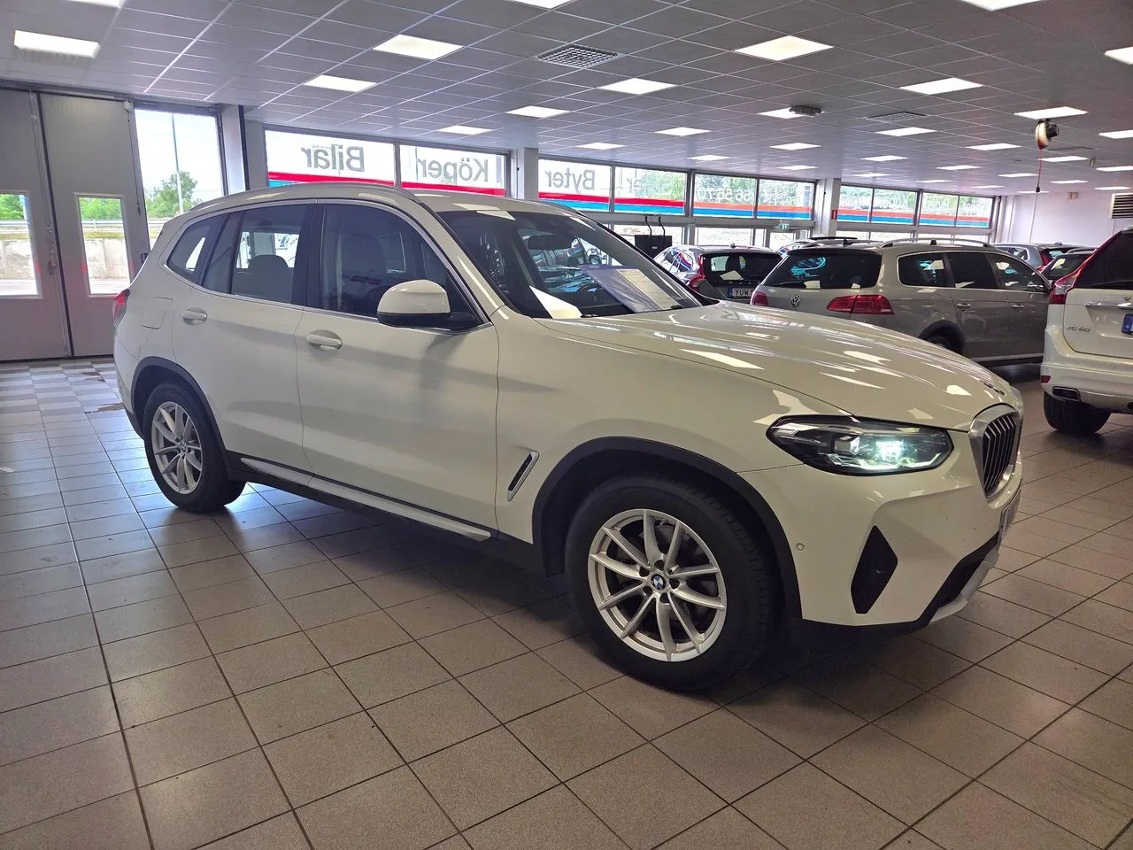 Vehicle image 11