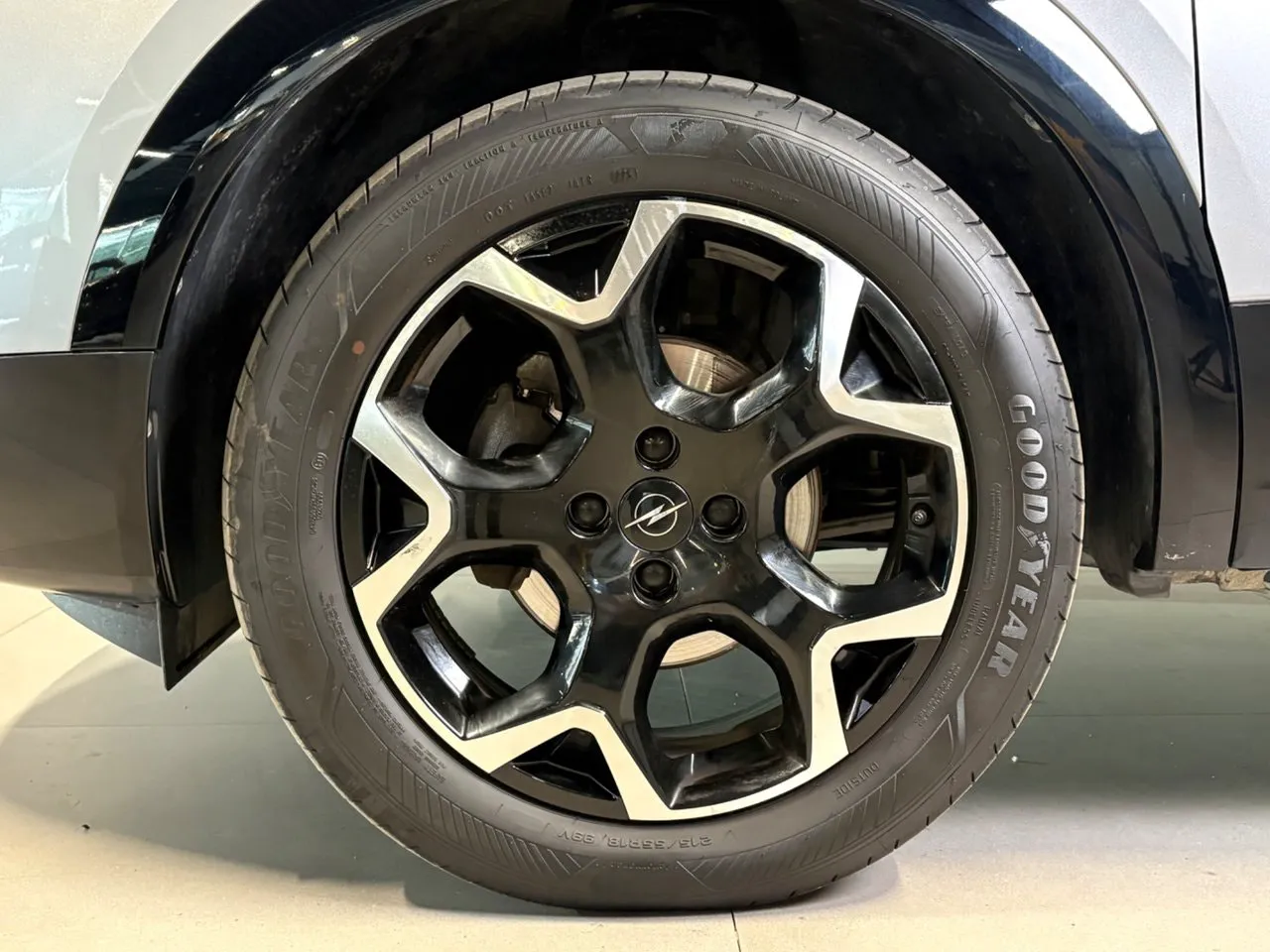Vehicle image 20