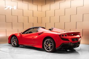 Ferrari F8 bild 3