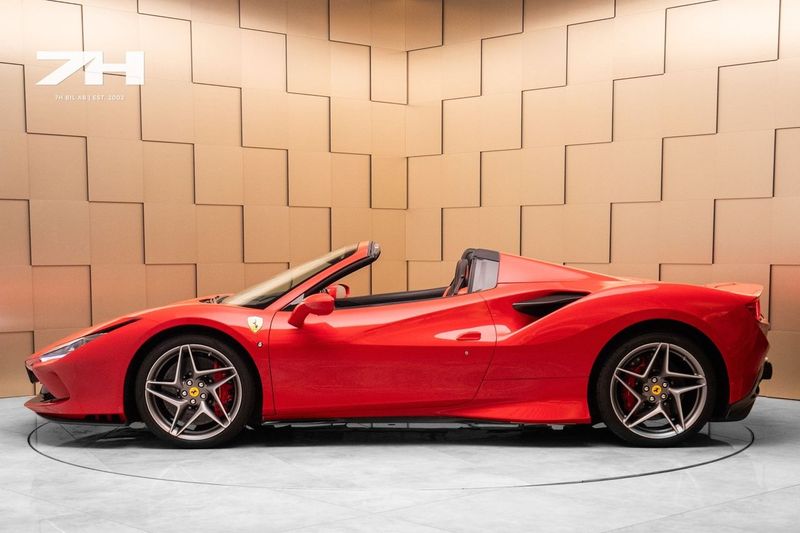 Ferrari F8 bild 2