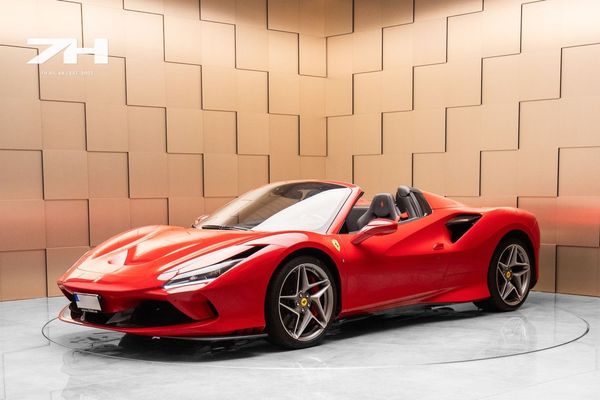 Ferrari F8 Spider / Kolfiber / Skalstolar / Lift / OBS SPEC - 2021