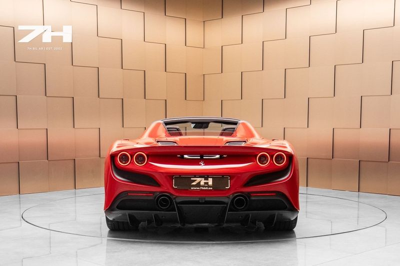 Ferrari F8 bild 4