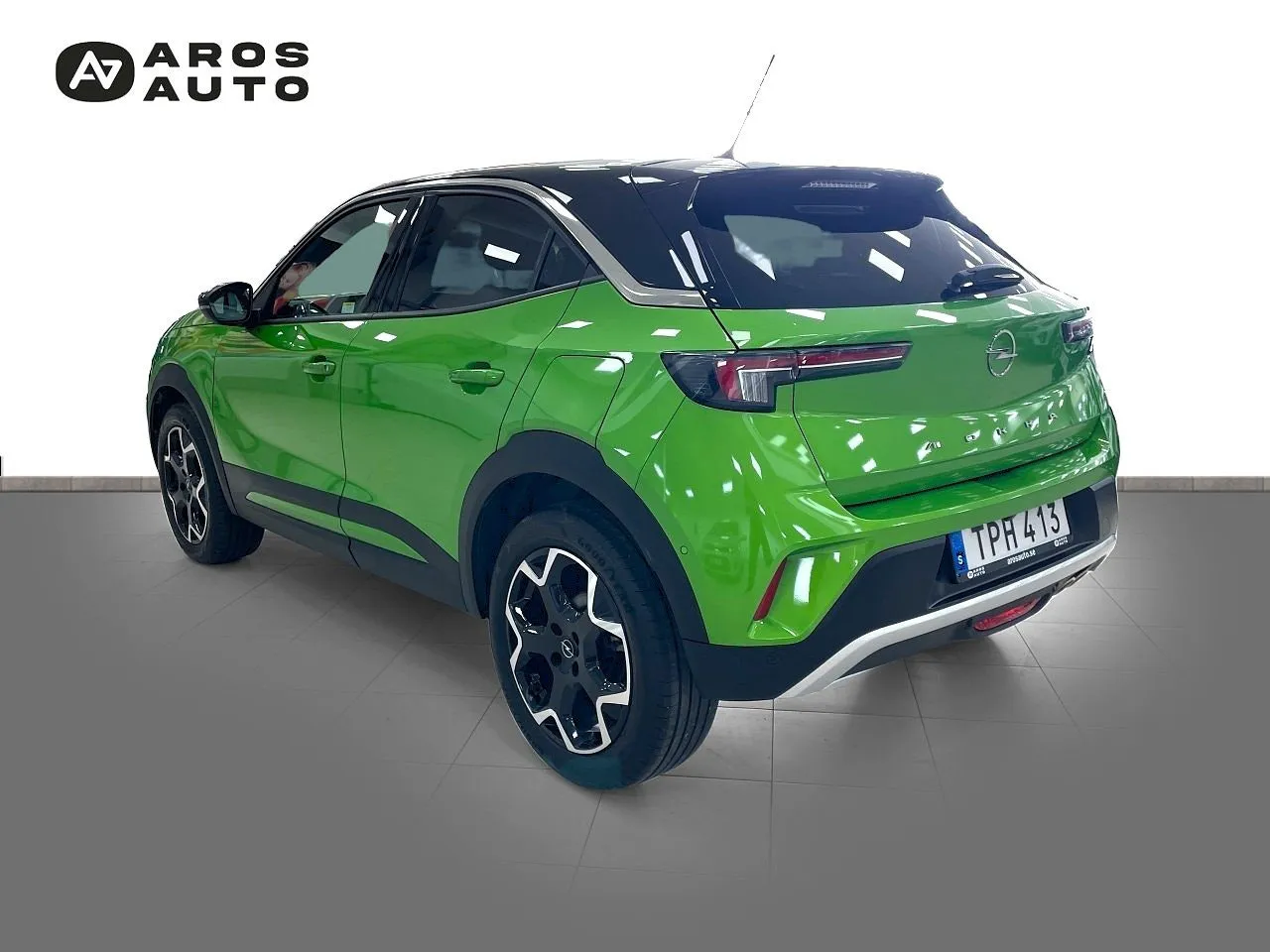 Vehicle image 5