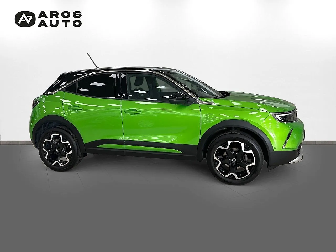 Vehicle image 3