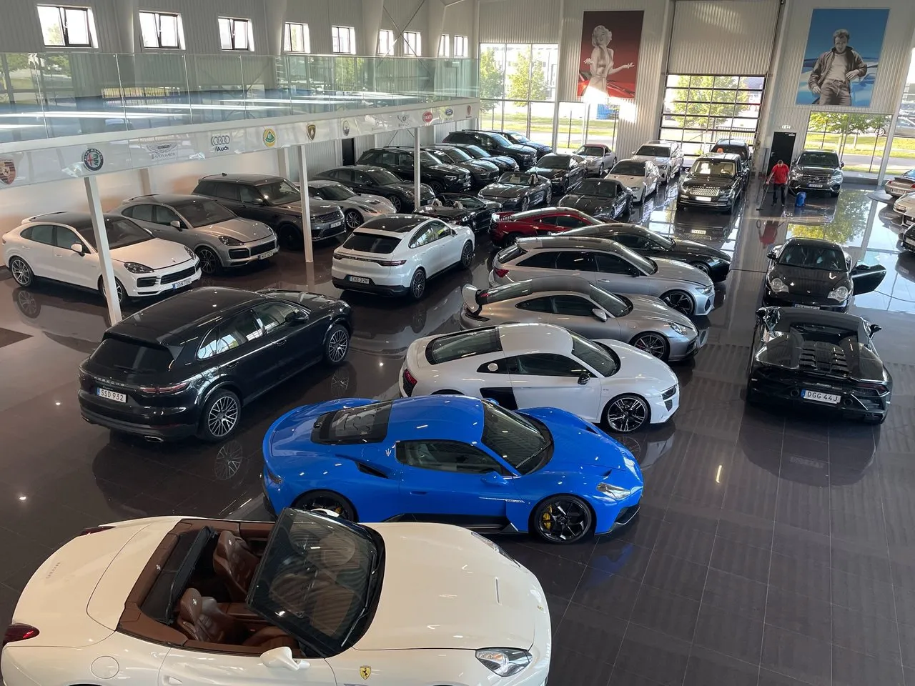 Vehicle image 6