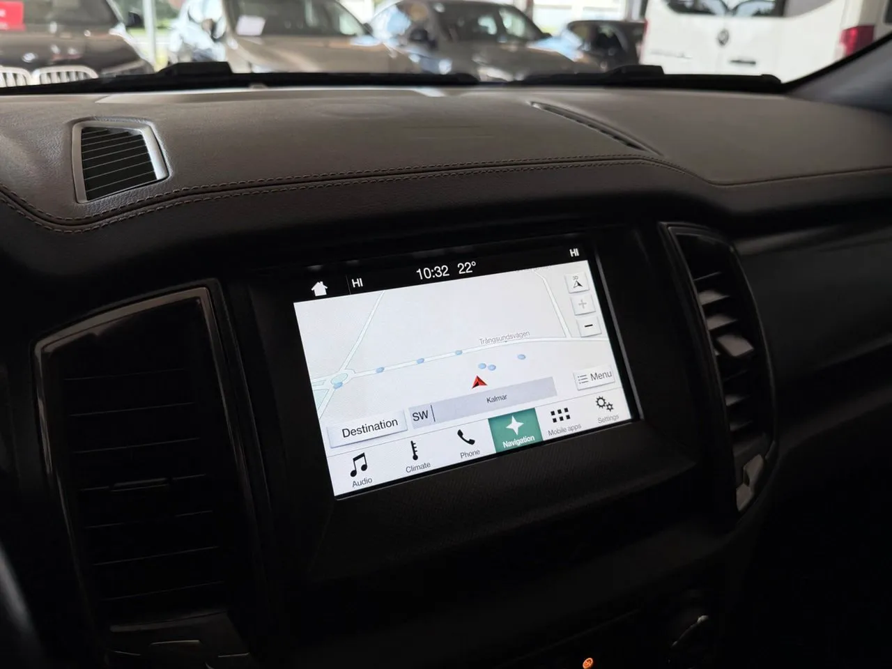 Vehicle image 15