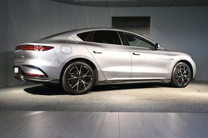 BYD Han bild 17
