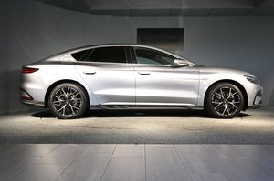 BYD Han bild 18