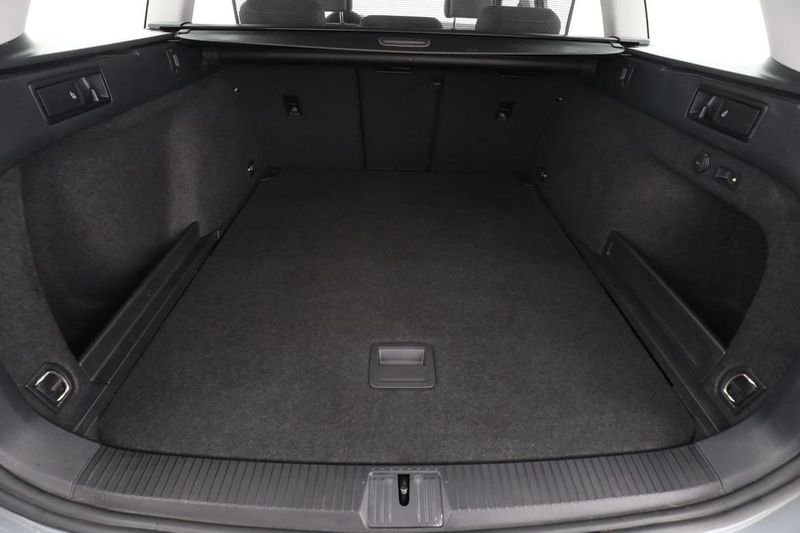 Volkswagen Passat bild 18
