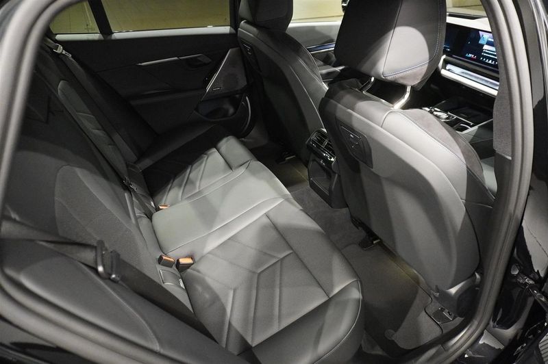 BMW i5 bild 8