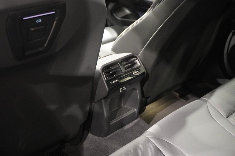 BMW i5 bild 15