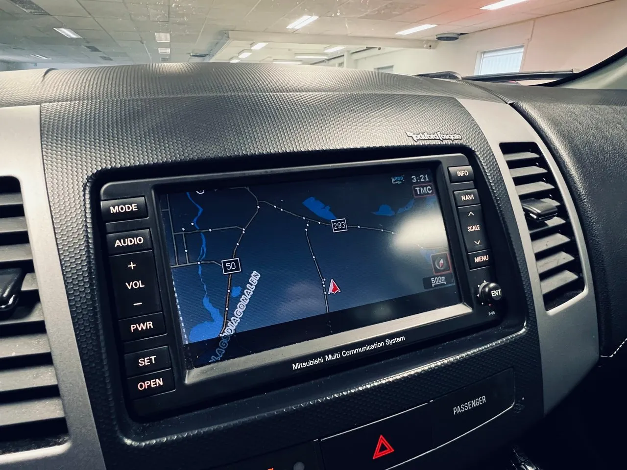 Vehicle image 14