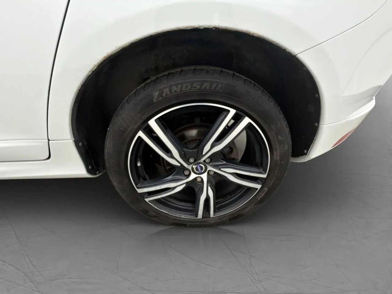 Vehicle image 33