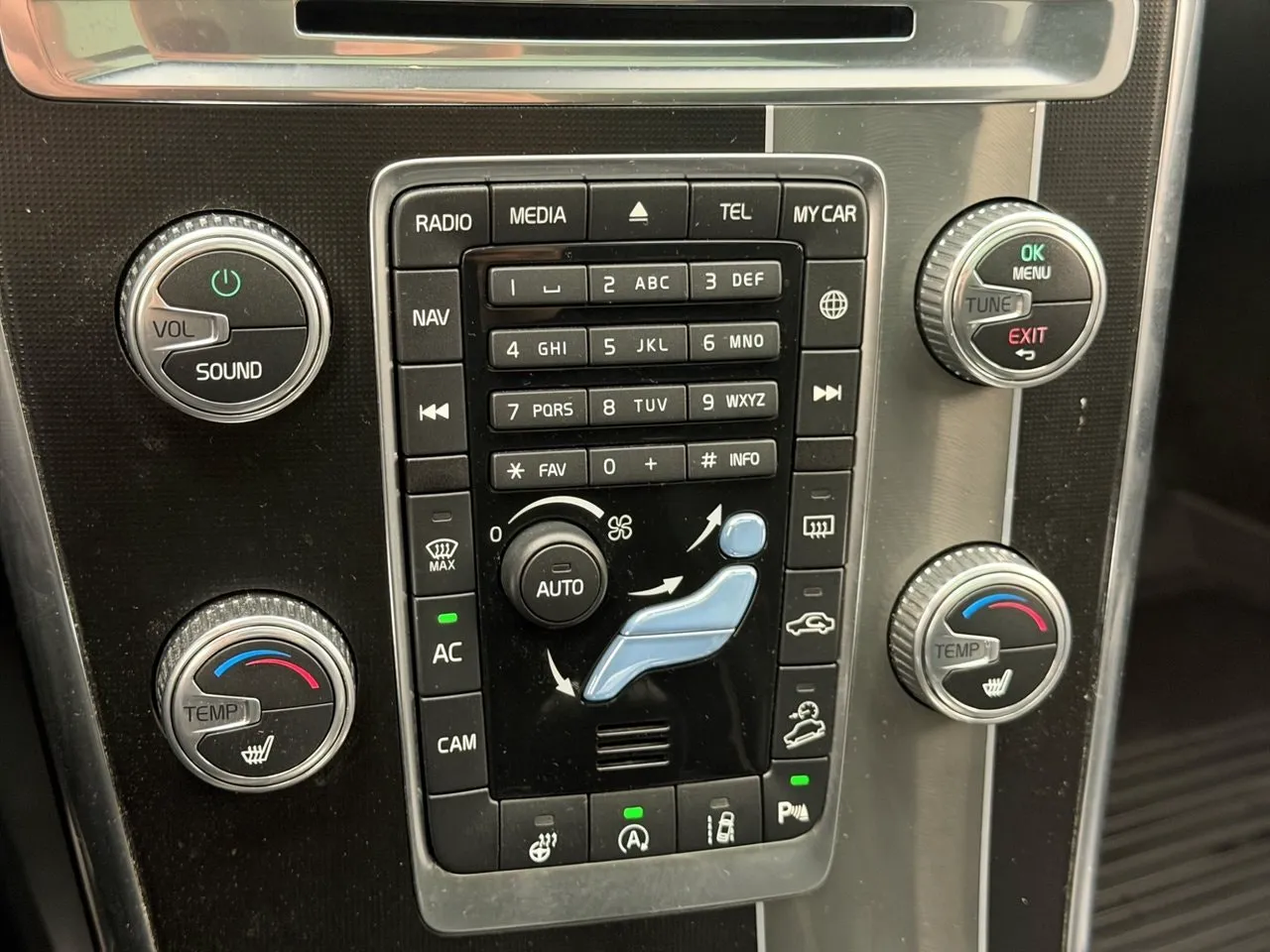 Vehicle image 24