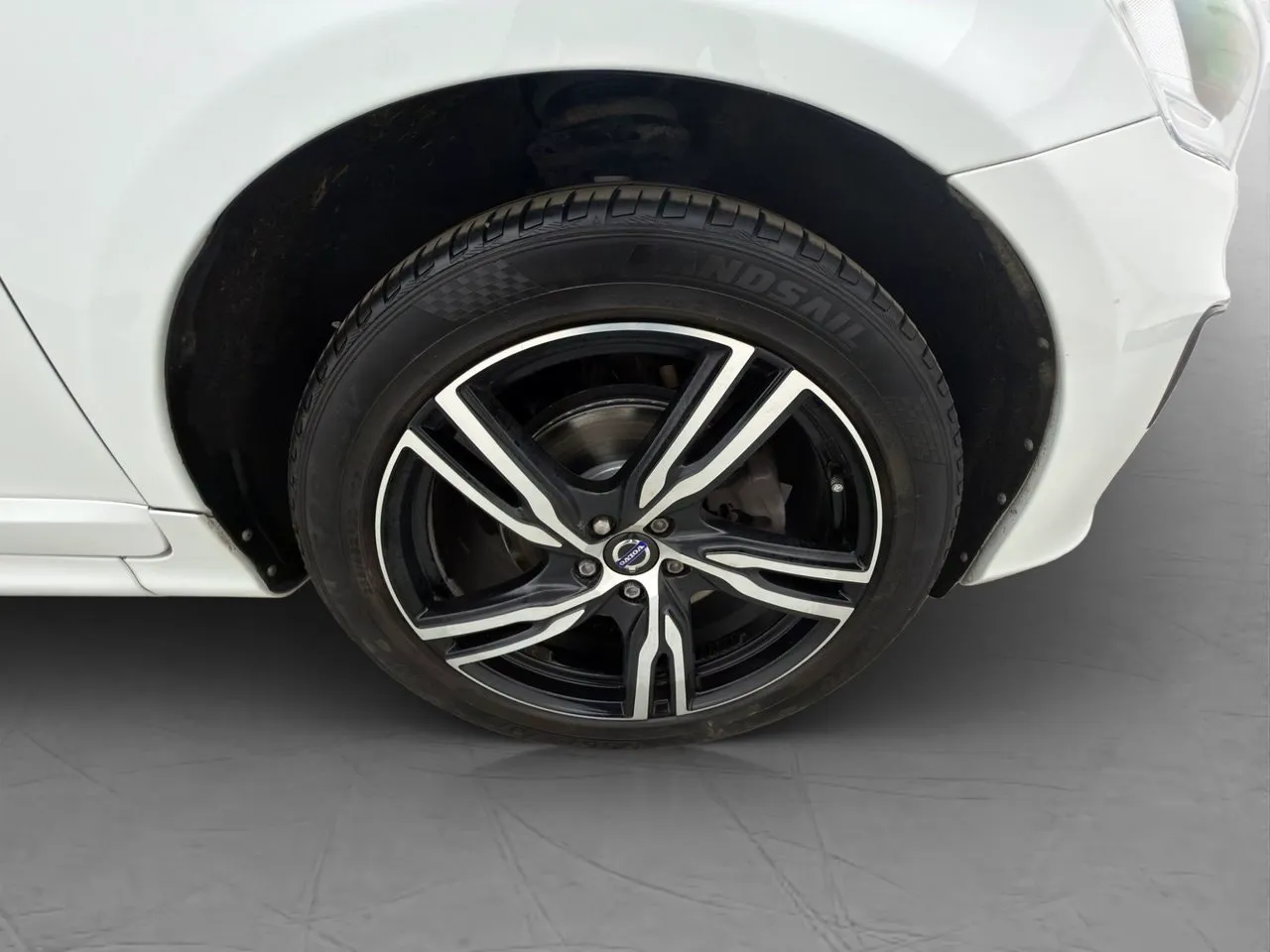 Vehicle image 35