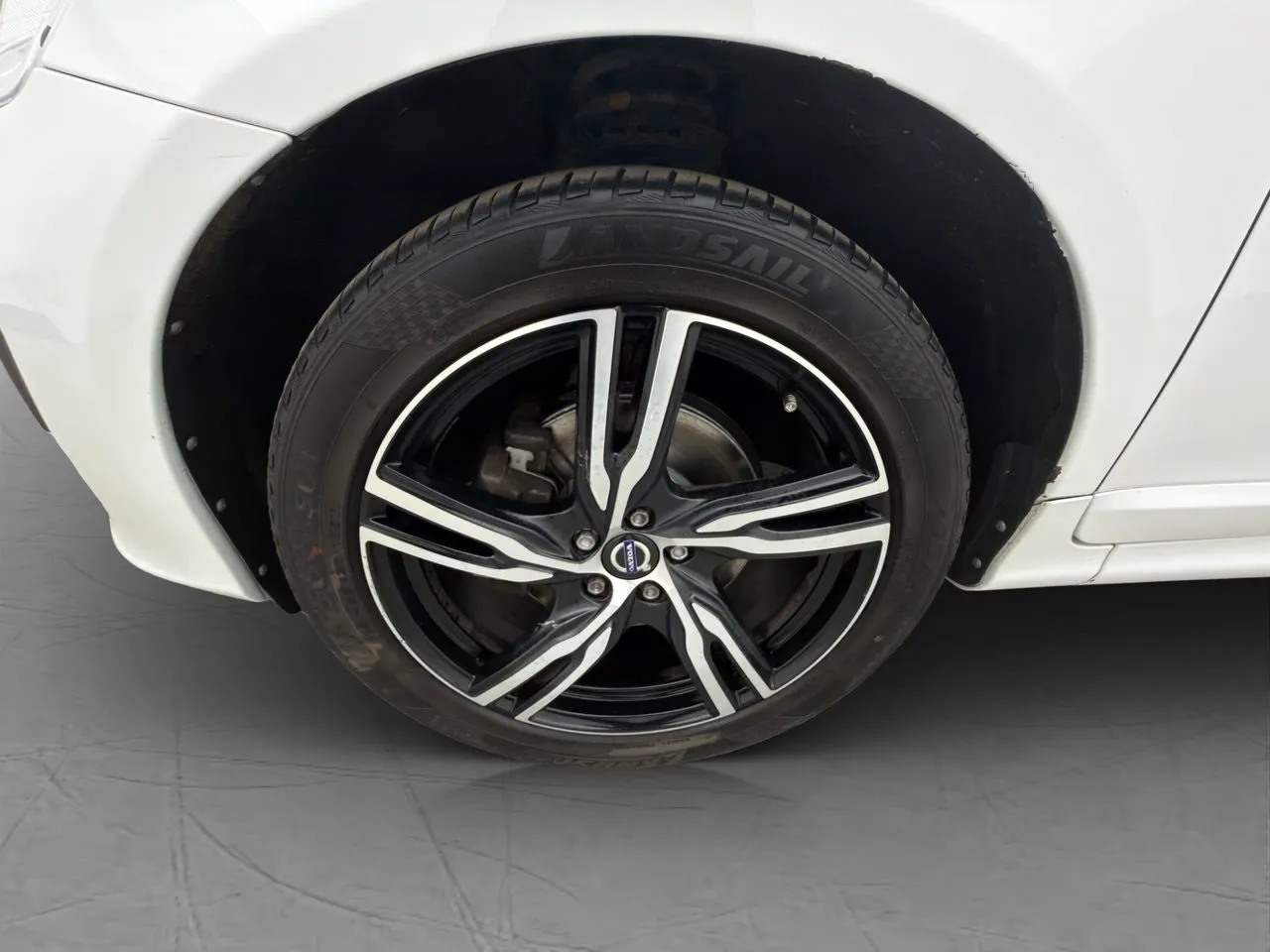 Vehicle image 32