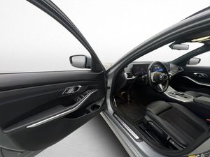 BMW 330 bild 10