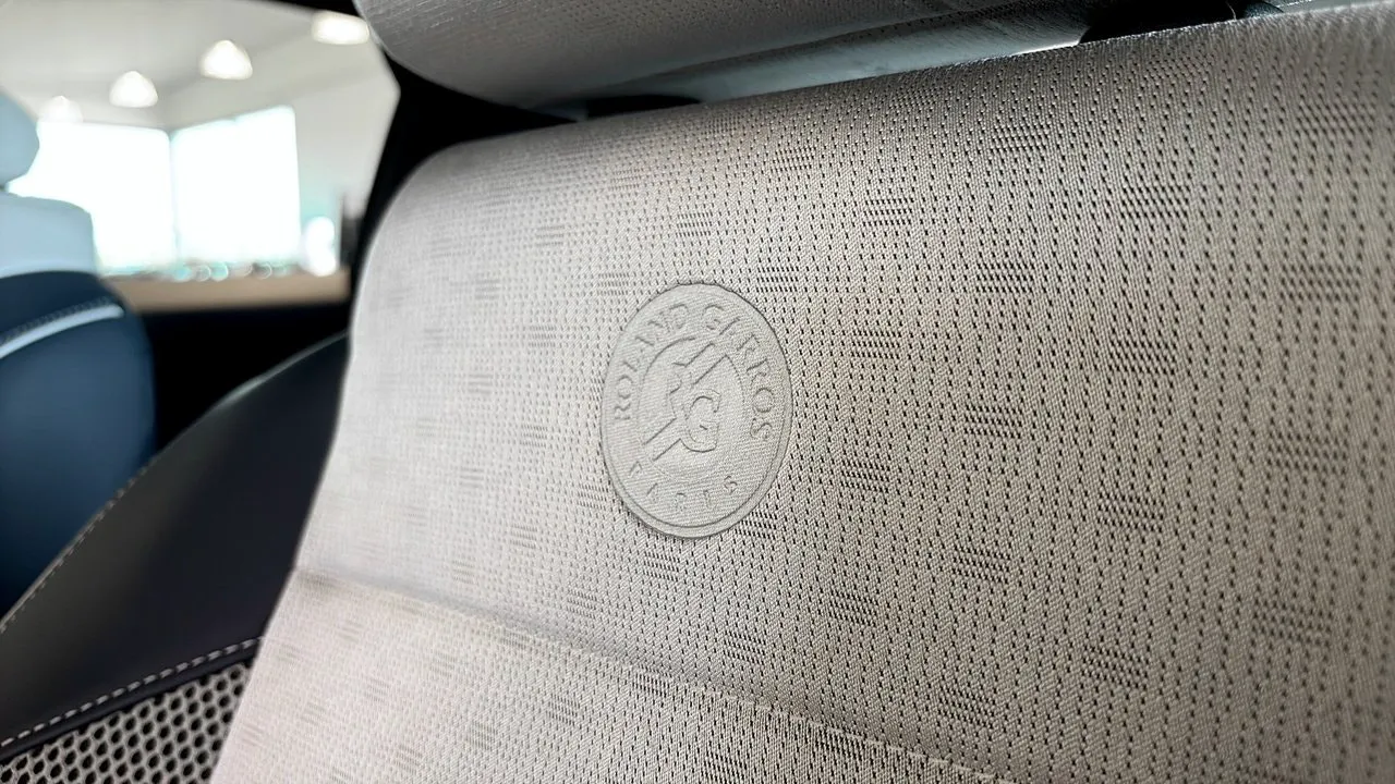 Vehicle image 23