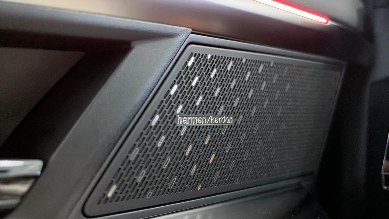 Vehicle image 22