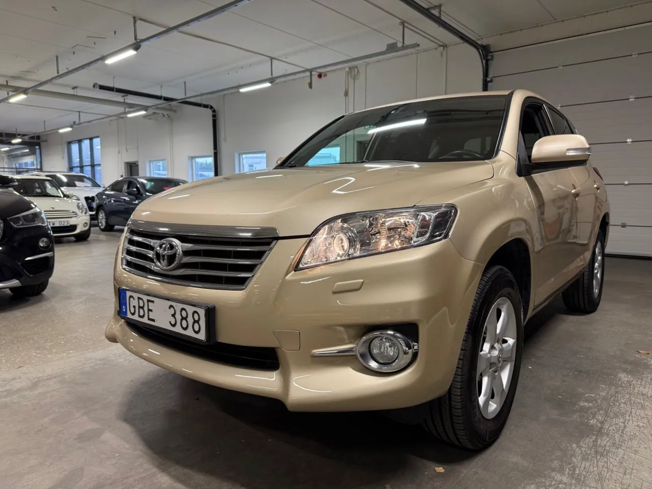 Vehicle image 7