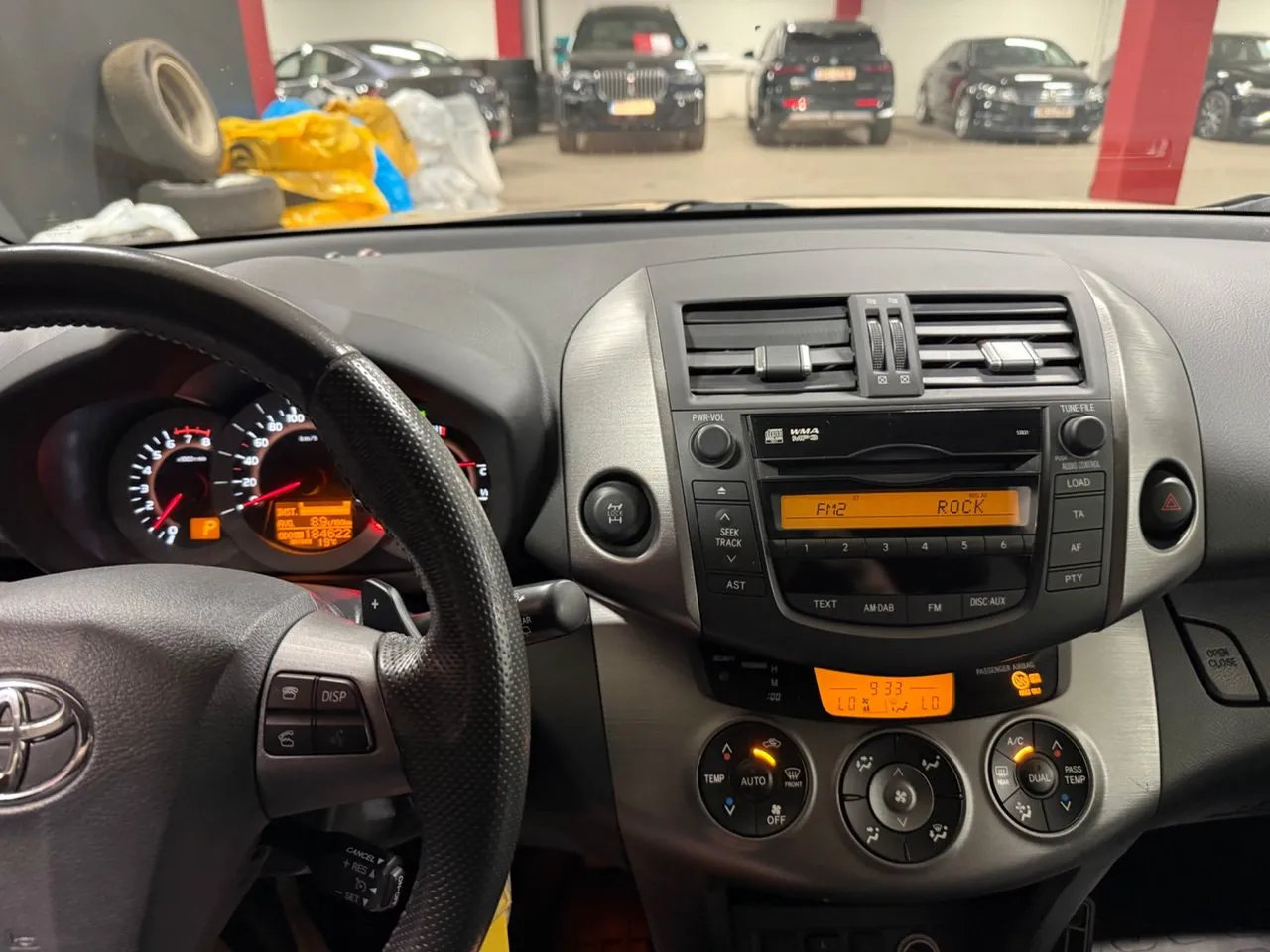 Vehicle image 18