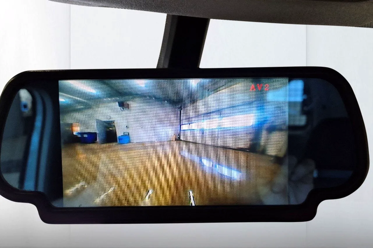 Vehicle image 8