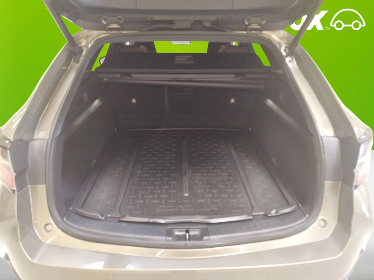 Vehicle image 15